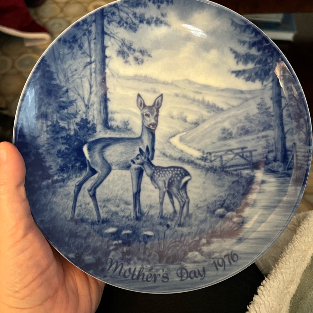 Blue Mother's Day 1976 Decorative Plate